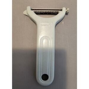 Westmark Steel Vegetable Peeler/Slicer Julienne w/Stainless Steel - 5" long